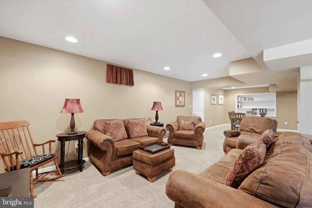 208 SHIVERS RUN COURT