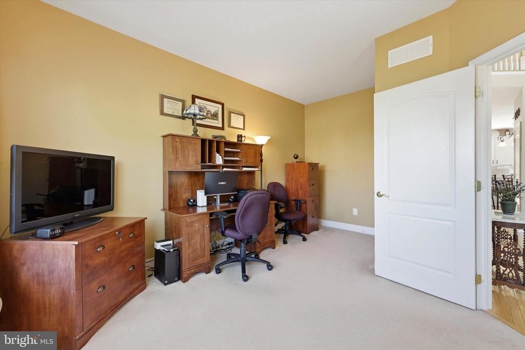 208 SHIVERS RUN COURT