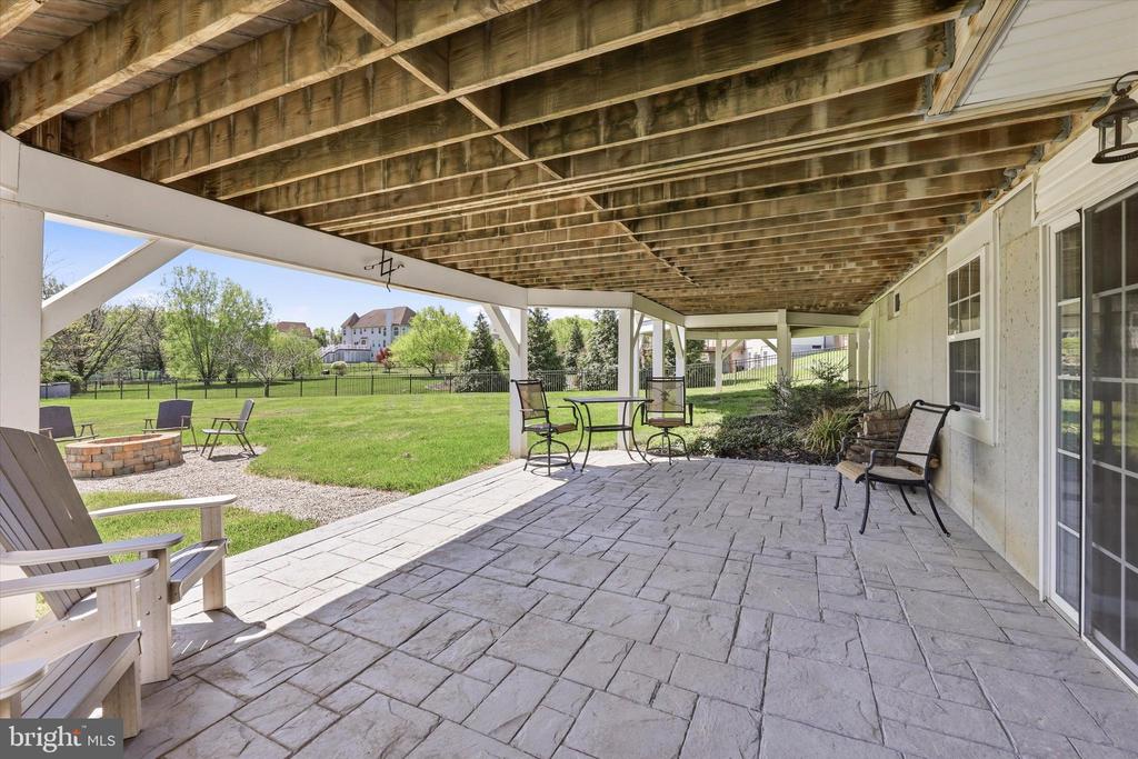 208 SHIVERS RUN COURT