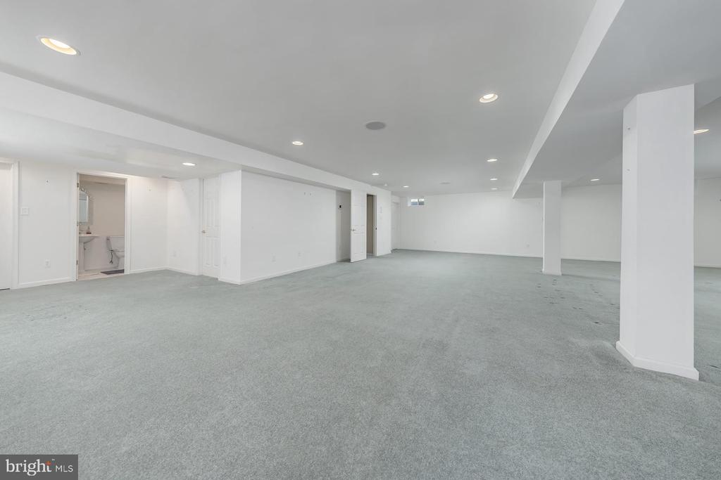 2 QUINTON COURT