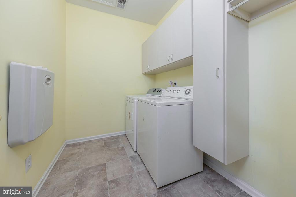 2 QUINTON COURT