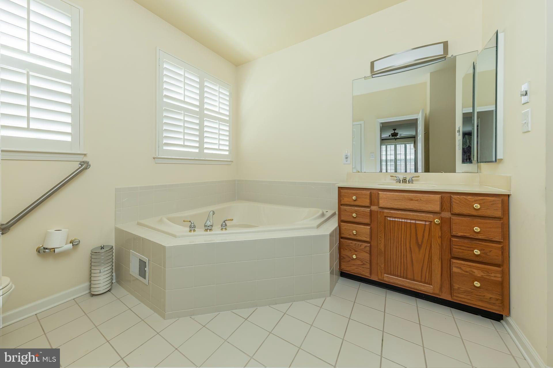 2 QUINTON COURT