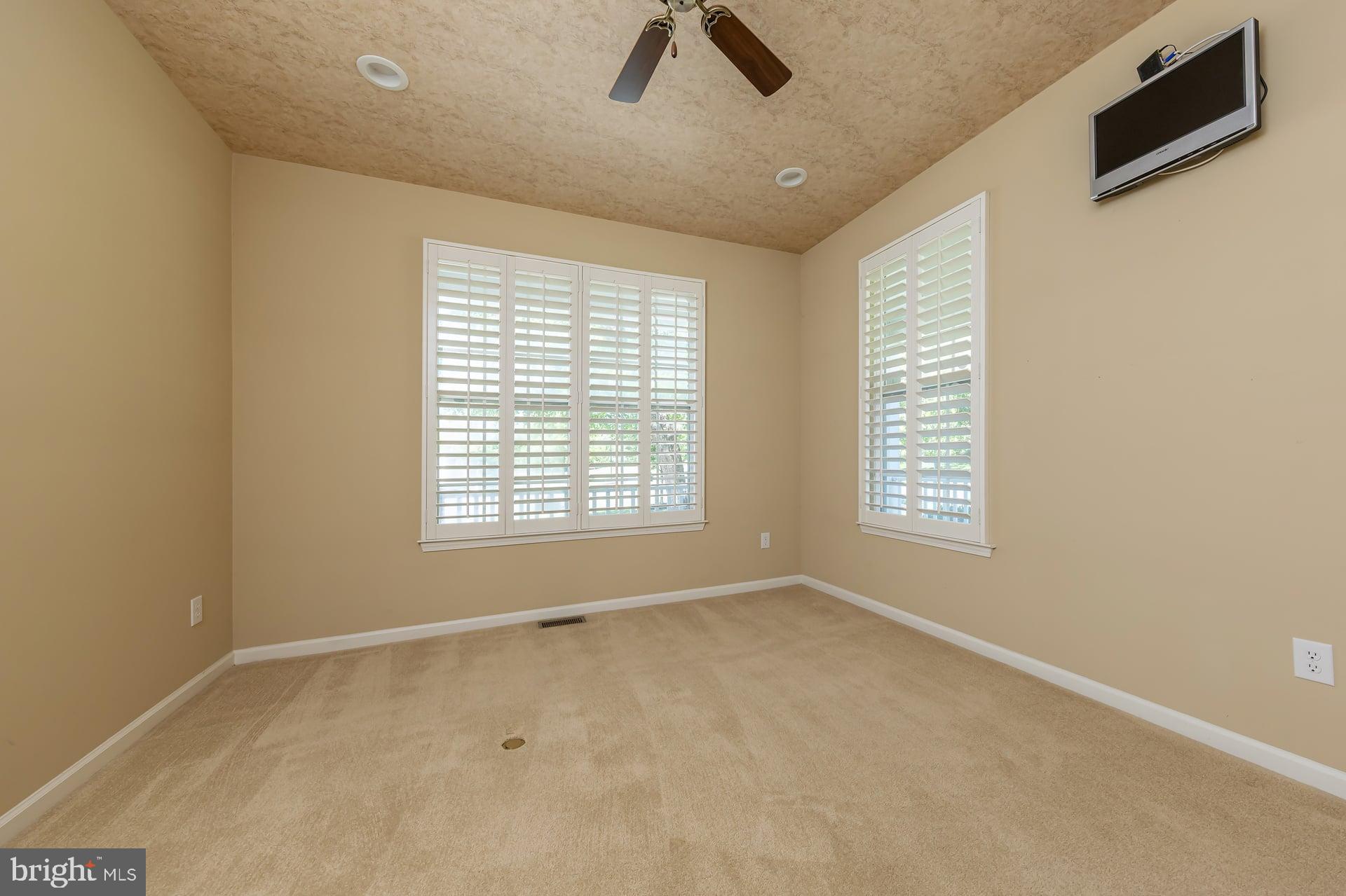 2 QUINTON COURT