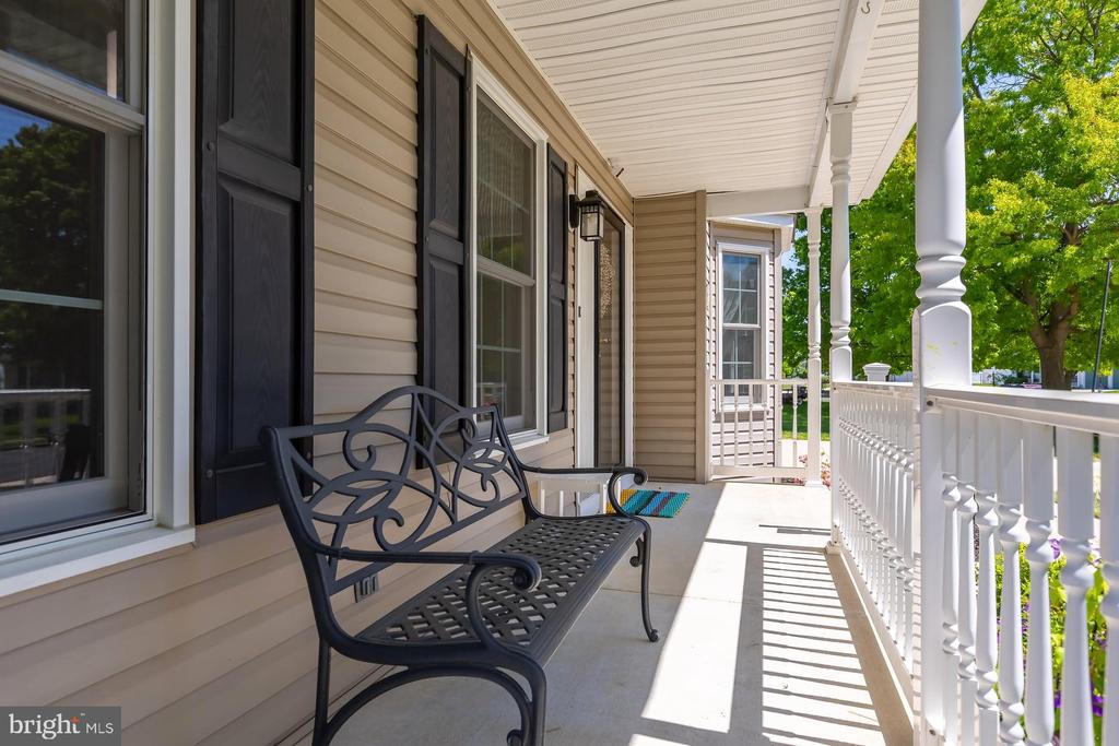 814 CANVASBACK DRIVE