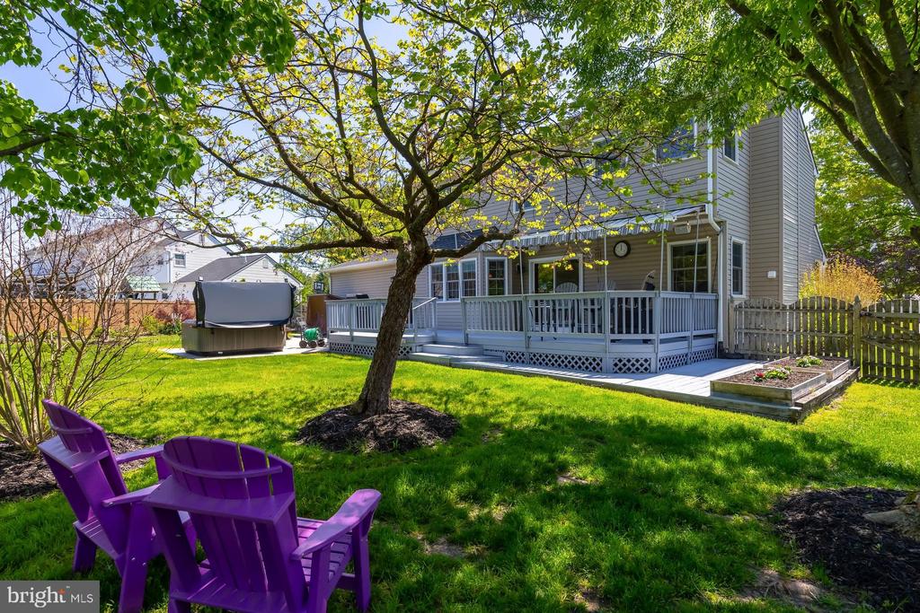 814 CANVASBACK DRIVE