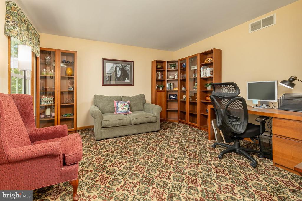 814 CANVASBACK DRIVE