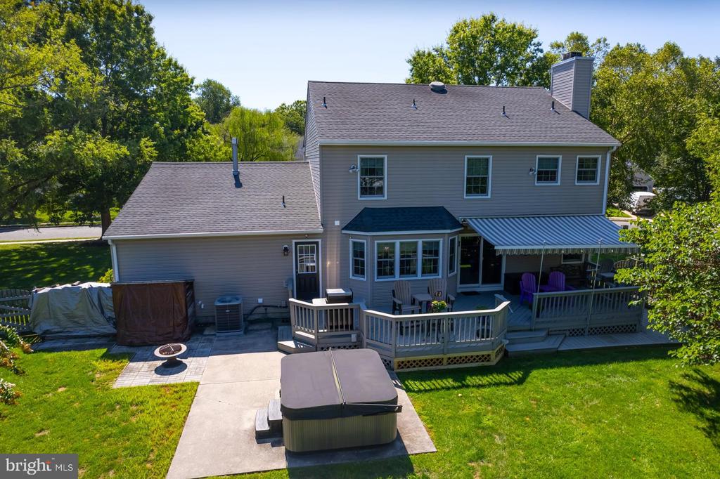 814 CANVASBACK DRIVE