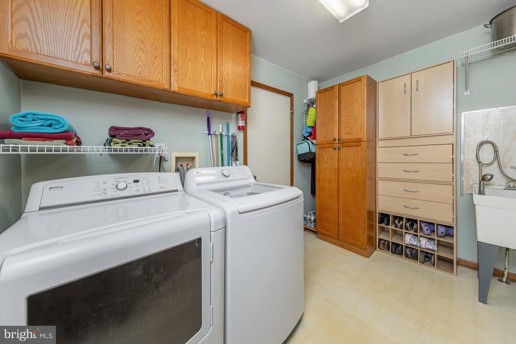 814 CANVASBACK DRIVE