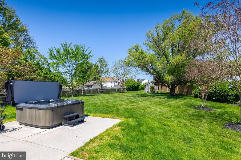 814 CANVASBACK DRIVE