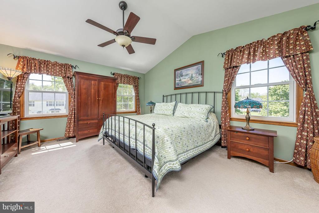814 CANVASBACK DRIVE