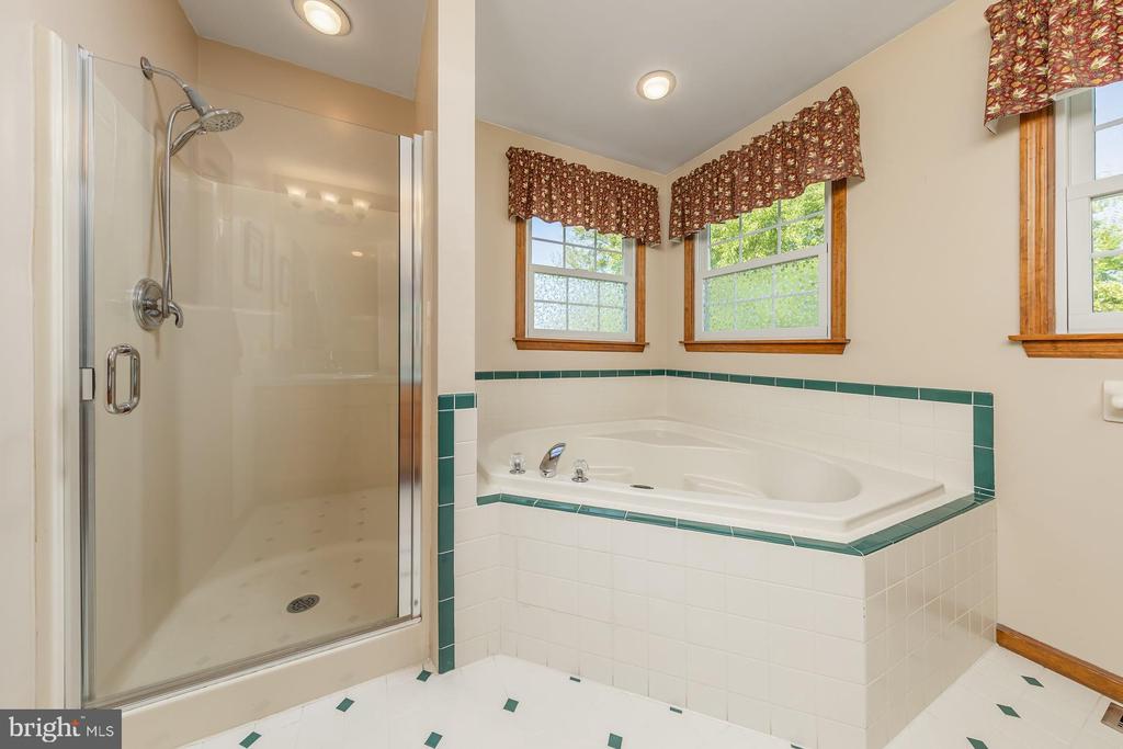 814 CANVASBACK DRIVE