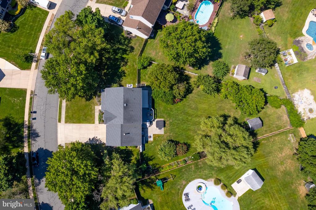 814 CANVASBACK DRIVE
