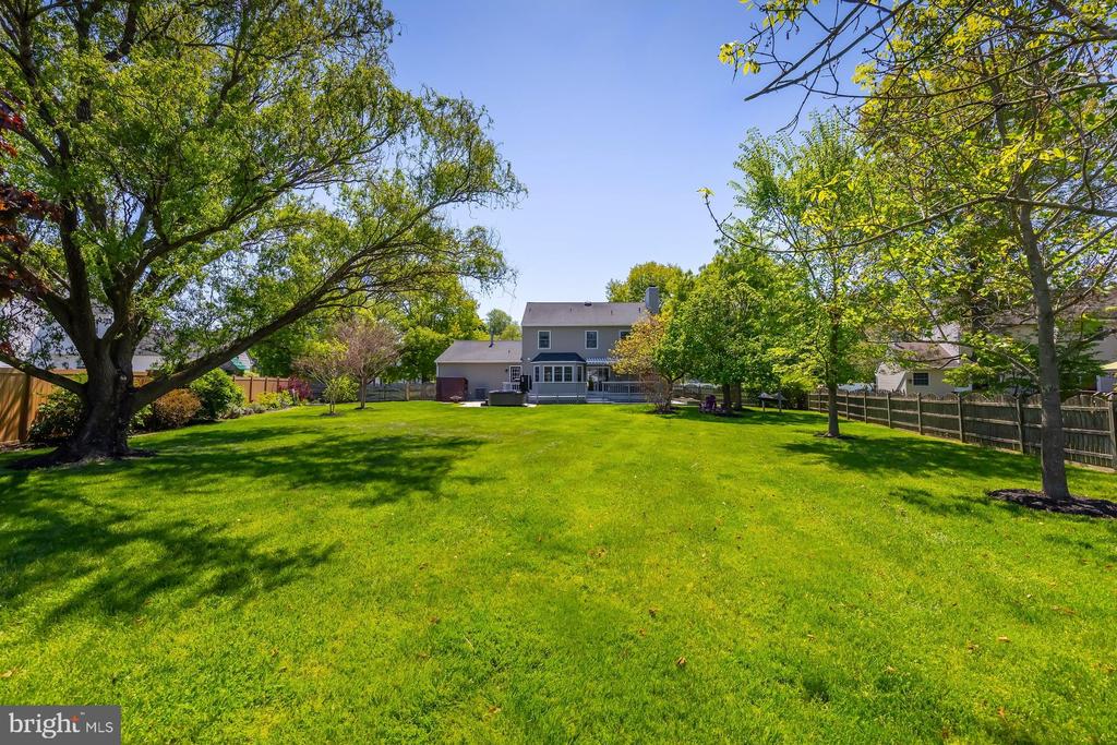 814 CANVASBACK DRIVE