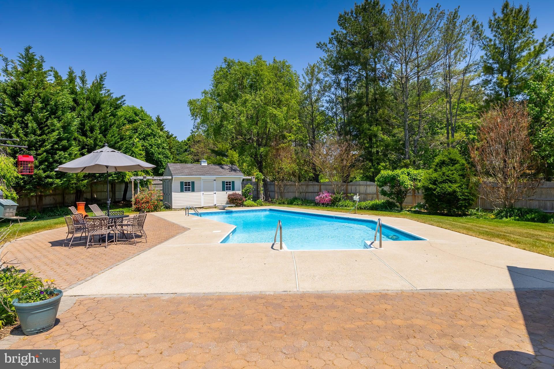 415 LABRADOR TRAIL