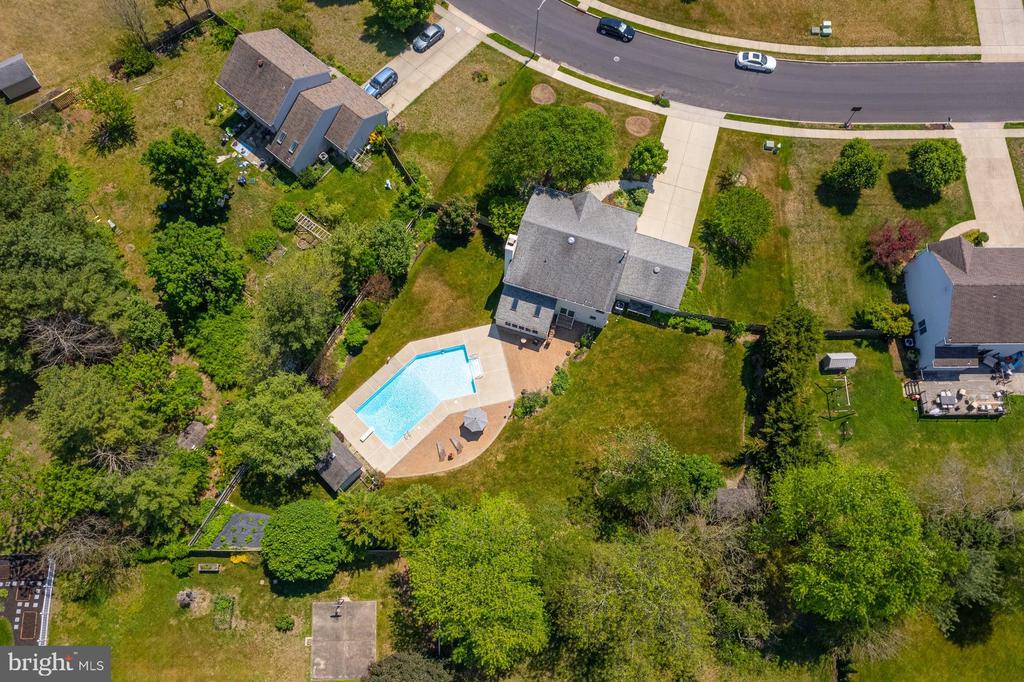 415 LABRADOR TRAIL