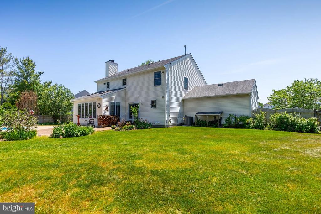415 LABRADOR TRAIL
