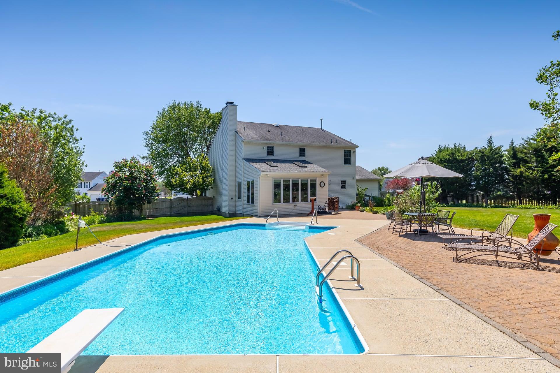 415 LABRADOR TRAIL