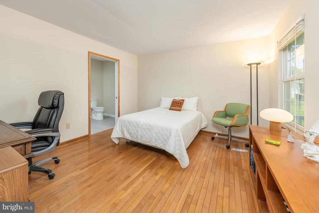 415 LABRADOR TRAIL