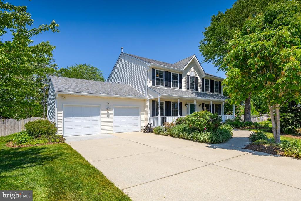 415 LABRADOR TRAIL