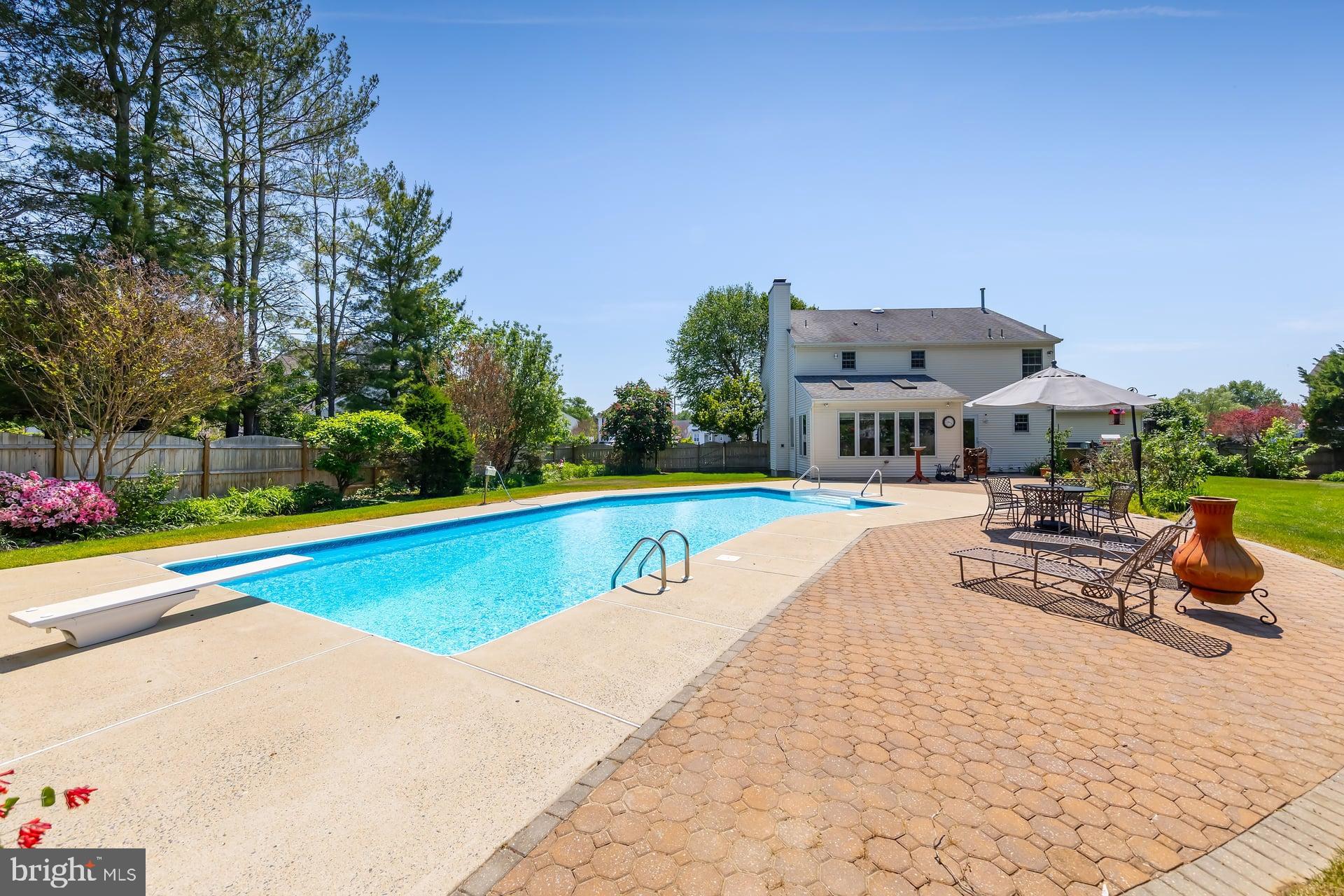 415 LABRADOR TRAIL
