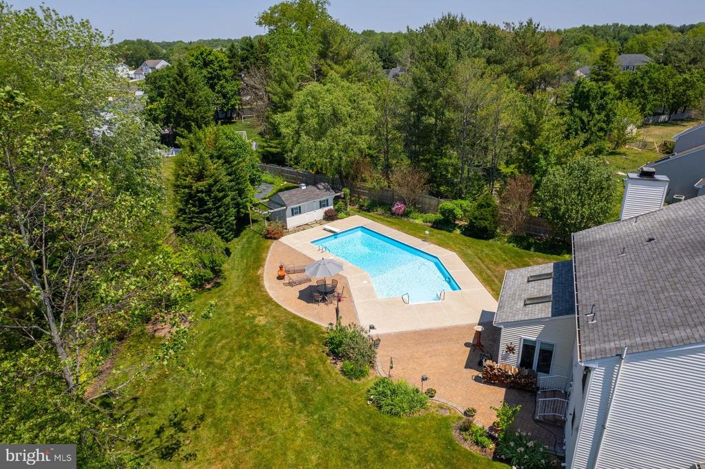 415 LABRADOR TRAIL