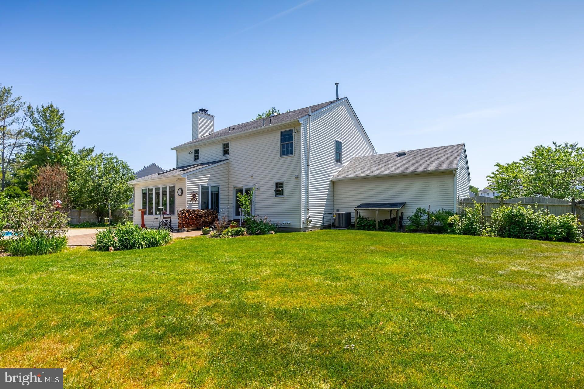415 LABRADOR TRAIL