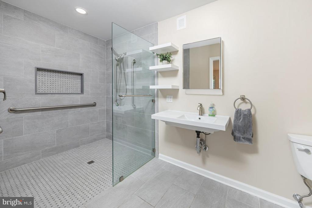 415 LABRADOR TRAIL