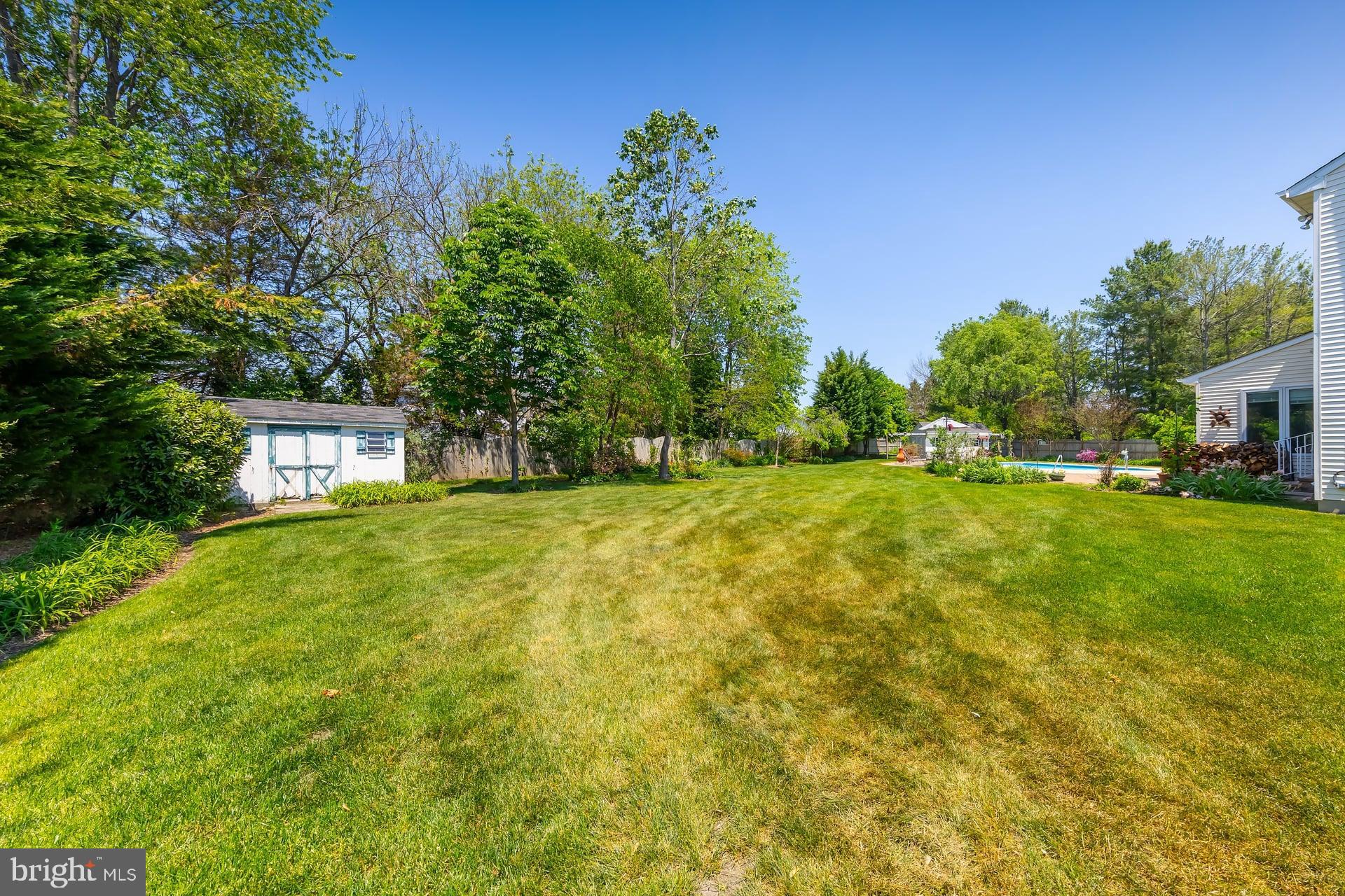 415 LABRADOR TRAIL