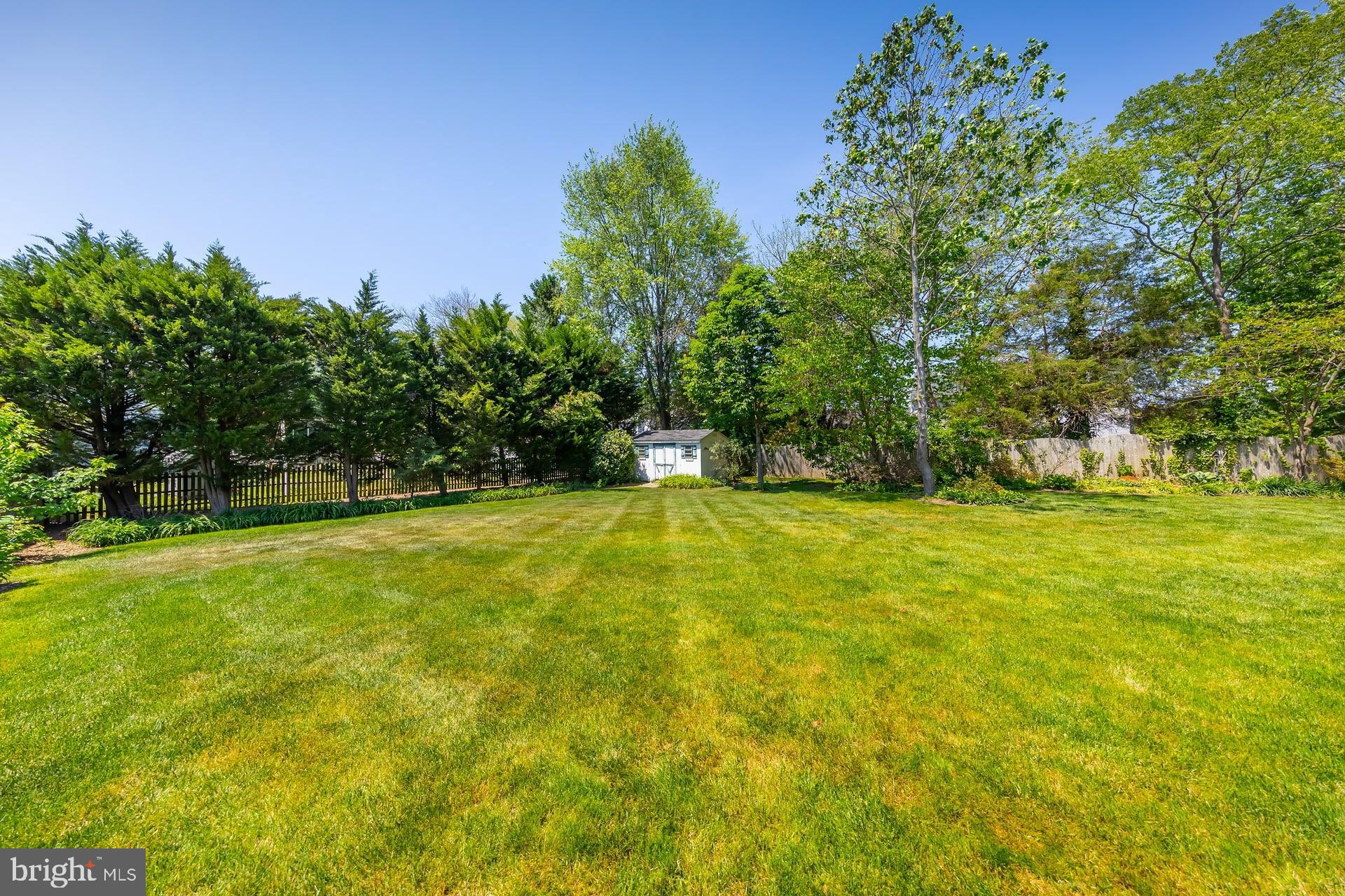 415 LABRADOR TRAIL