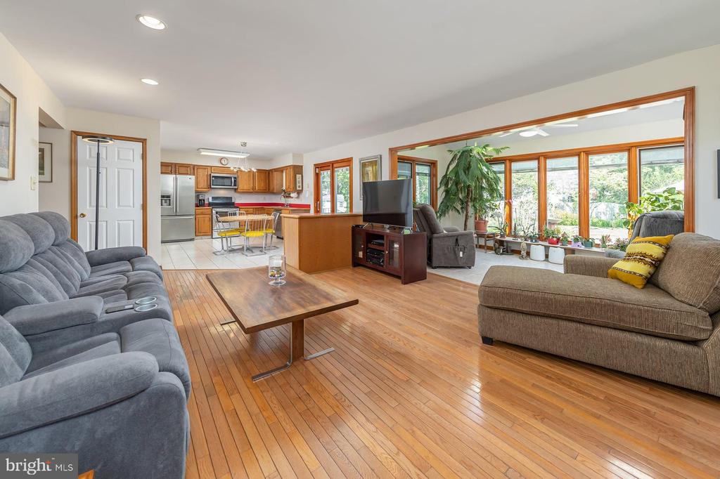 415 LABRADOR TRAIL