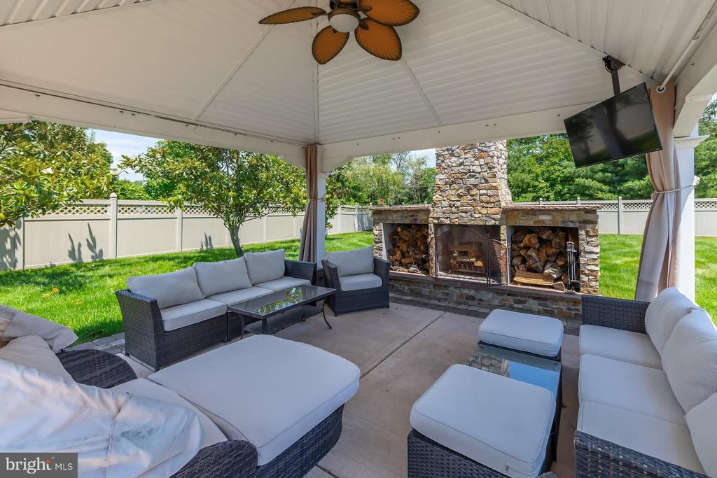 301 LONG MEADOW DRIVE