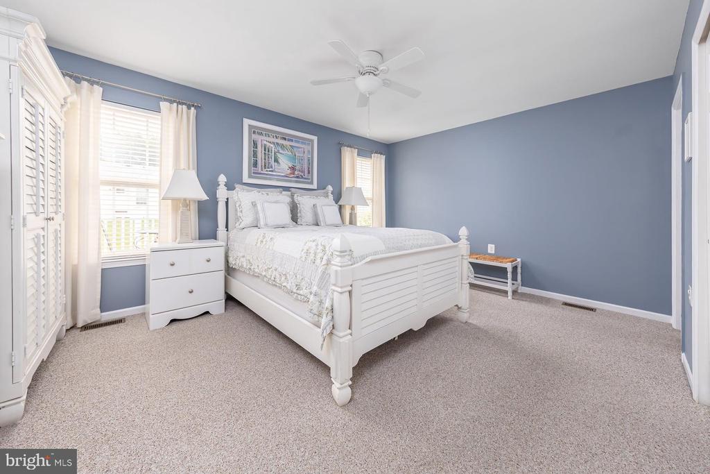 320 CHICKORY TRAIL