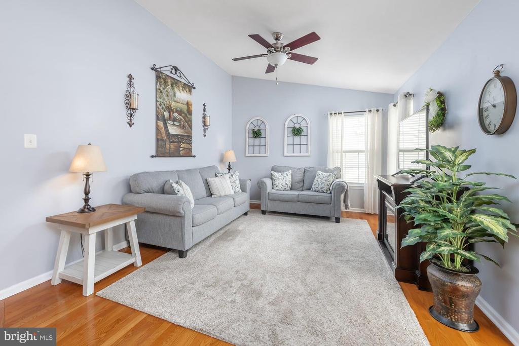320 CHICKORY TRAIL