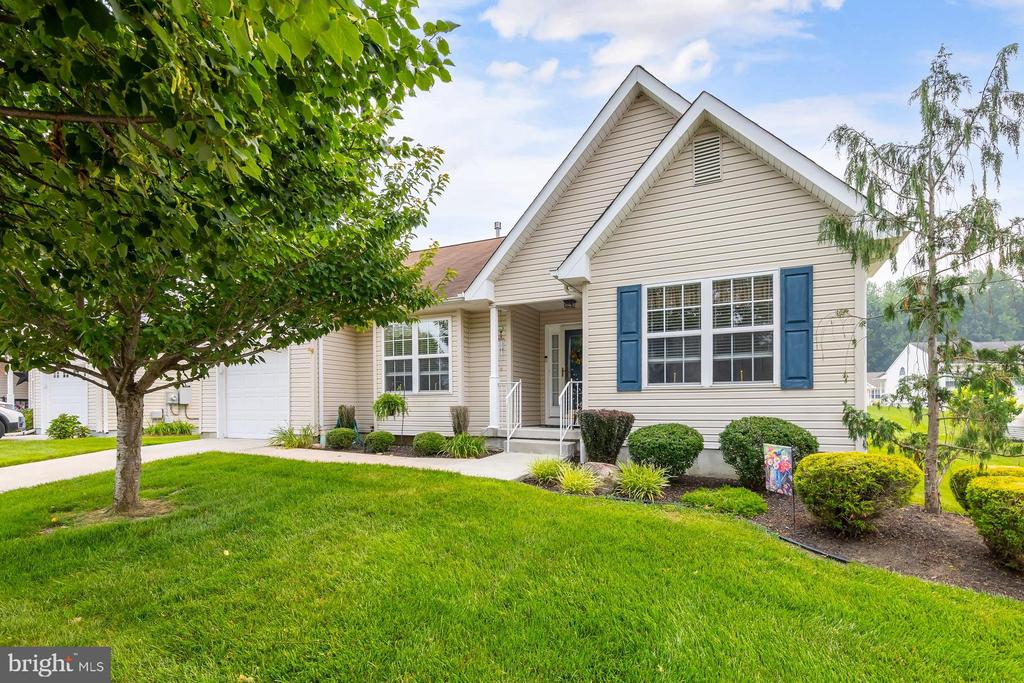 320 CHICKORY TRAIL