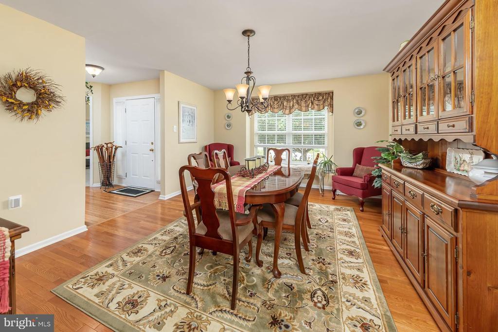 320 CHICKORY TRAIL