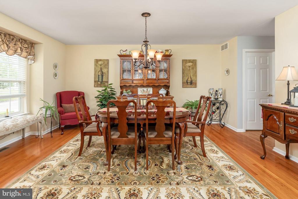 320 CHICKORY TRAIL