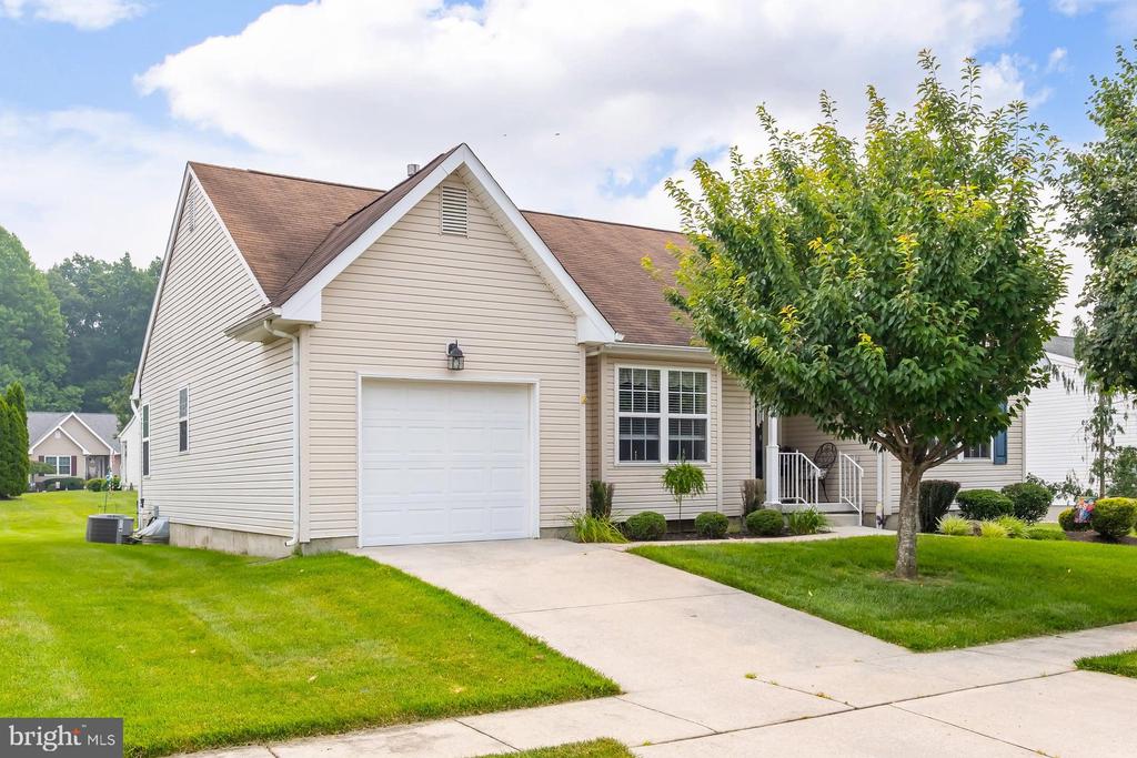 320 CHICKORY TRAIL