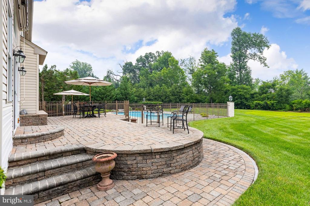 11 TURTLE CREEK DRIVE
