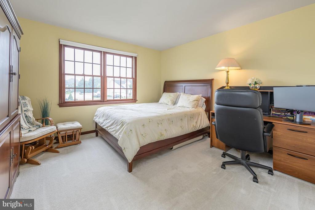 11 TURTLE CREEK DRIVE