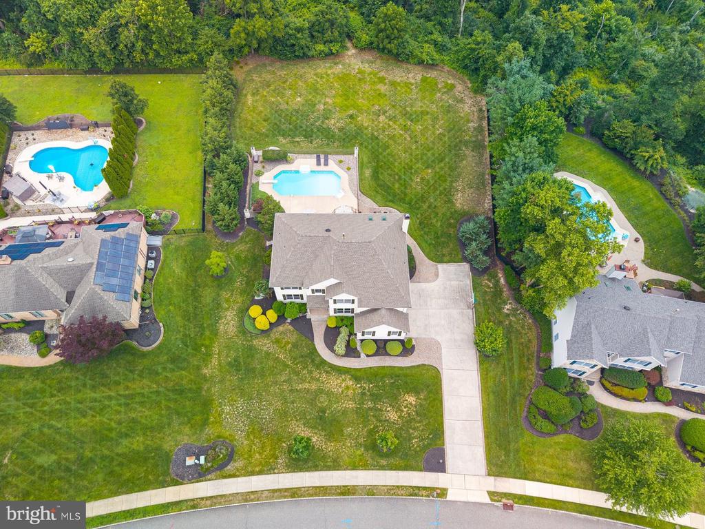 11 TURTLE CREEK DRIVE