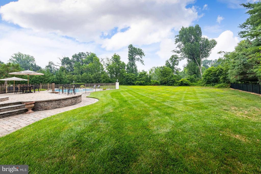 11 TURTLE CREEK DRIVE
