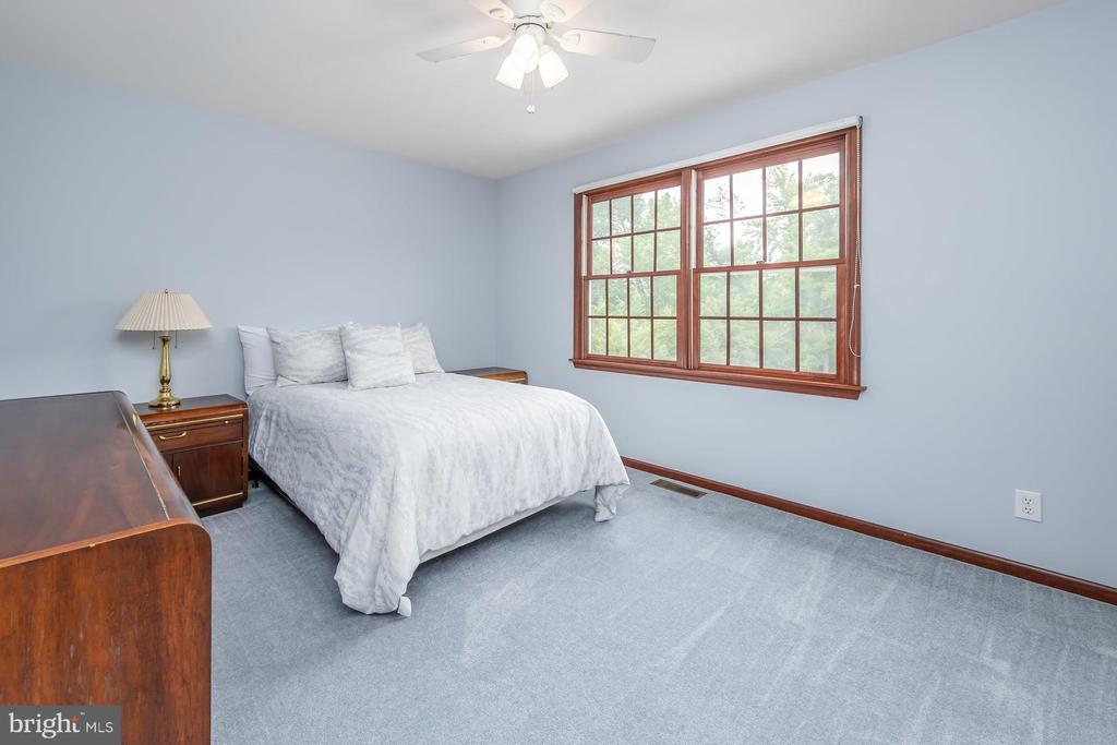 11 TURTLE CREEK DRIVE