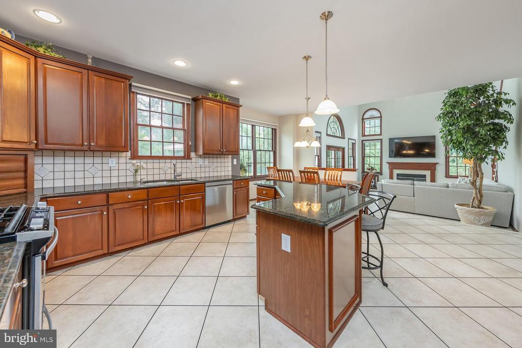 11 TURTLE CREEK DRIVE