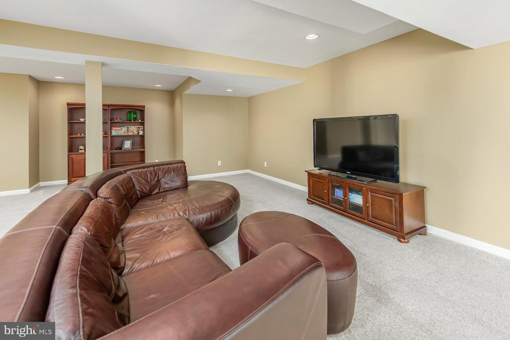 1104 JASMINE COURT