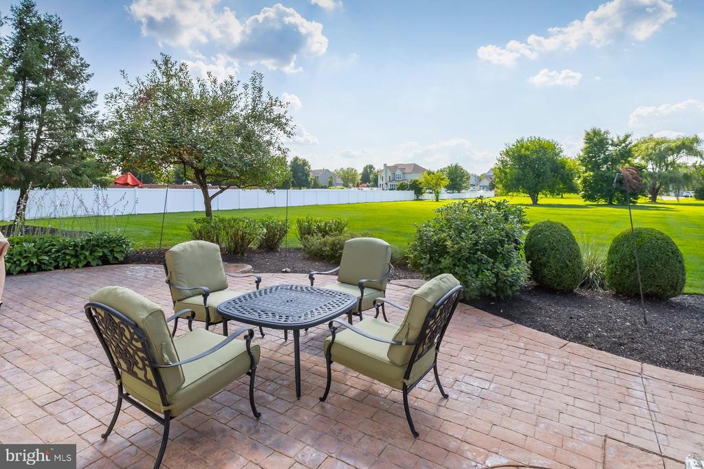 1104 JASMINE COURT