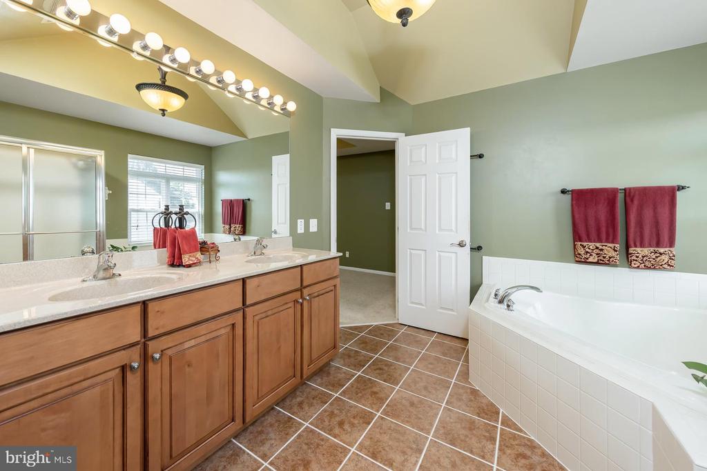 1104 JASMINE COURT