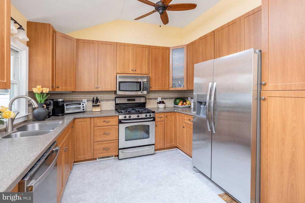 30 BUDD BOULEVARD