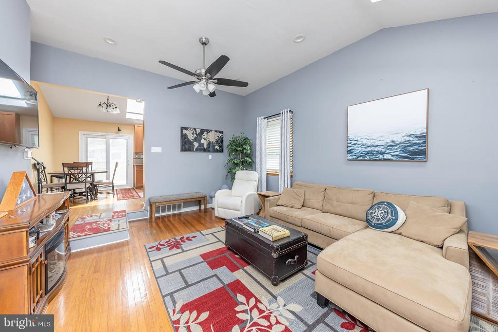 30 BUDD BOULEVARD