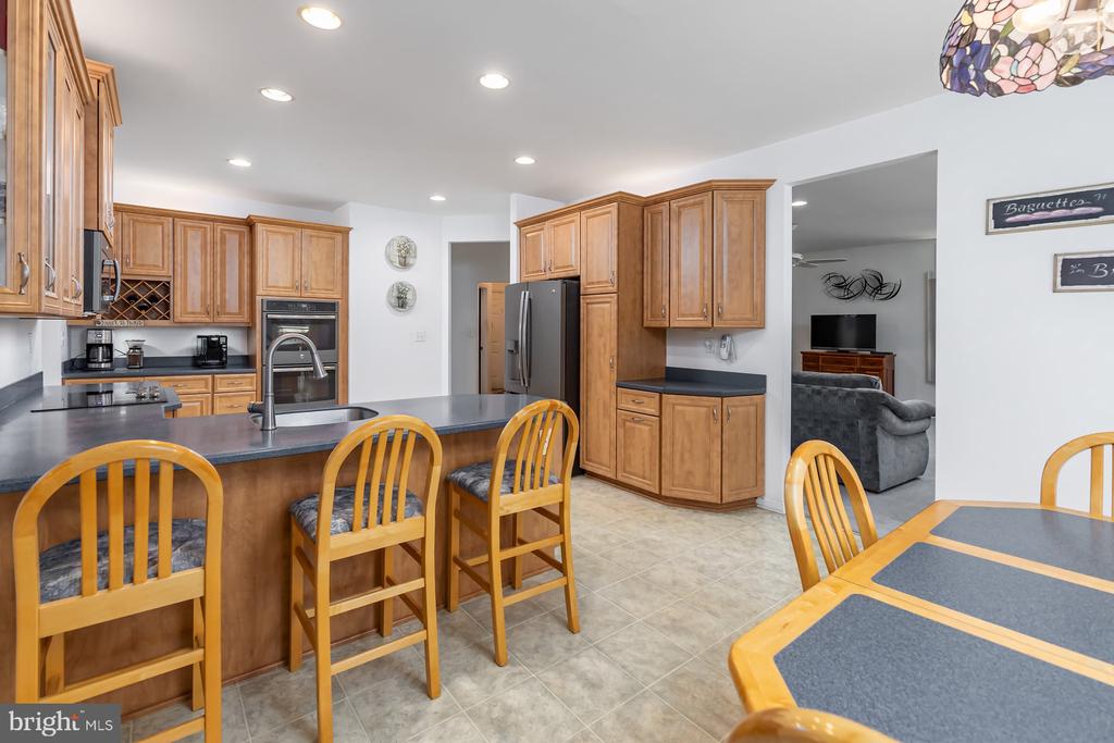10 LANGE COURT