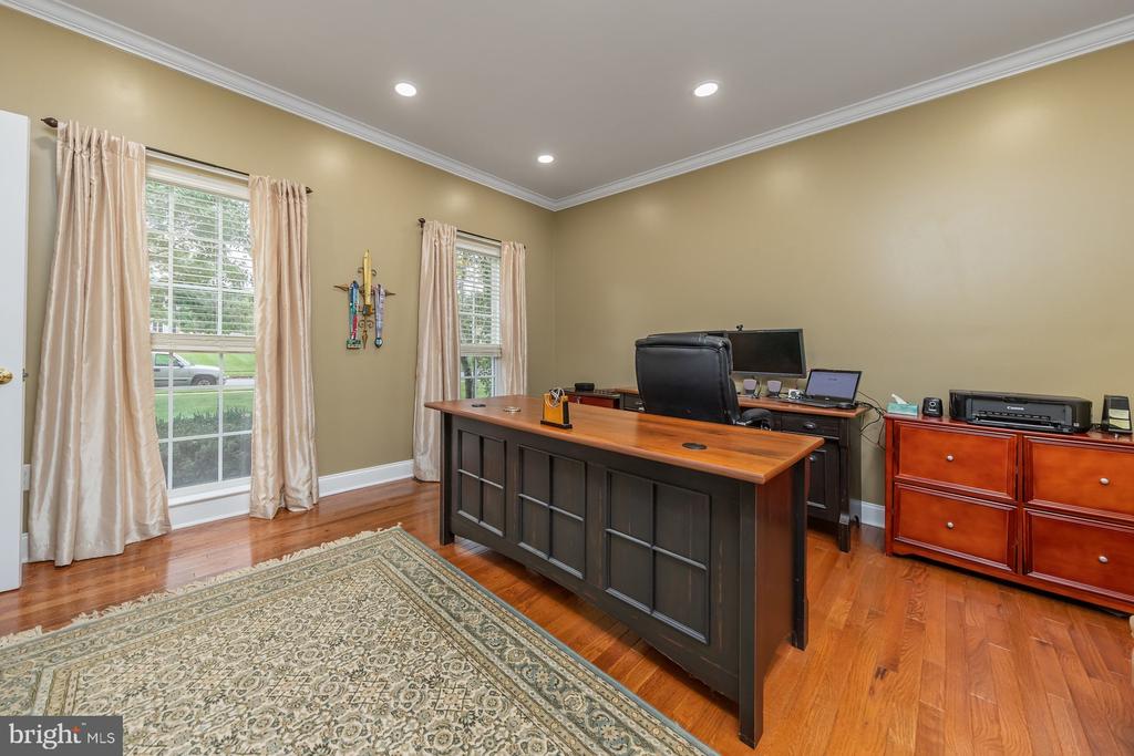 202 SHETLAND COURT